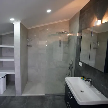 Villa Valencia By Luxury Group, Oeluedeniz, Private Pool